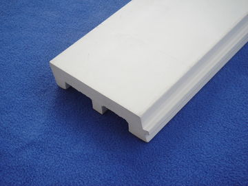 Panneau de bordage en plastique blanc décoratif, plinthes anti-mites de PVC 126mm * 32mm