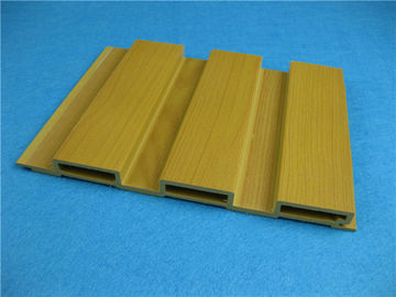 L'extrusion économique de PVC de bois de santal profile la décoration intérieure de WPC