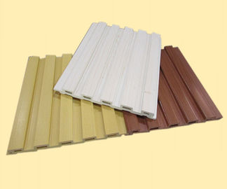 Bon prix Revêtement composé en plastique en bois de mur de Wpc quatre cannelures Mouldproof en ligne