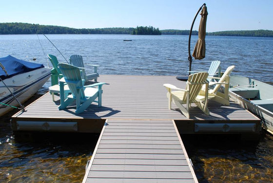 Bon prix Exempt d'entretien extérieur de Decking composé en plastique de la technologie Co-Extrution en ligne