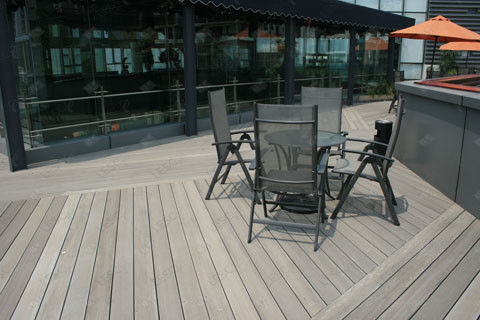 Bon prix Decking composé flexible de construction du patio WPC de Decking de WPC en ligne