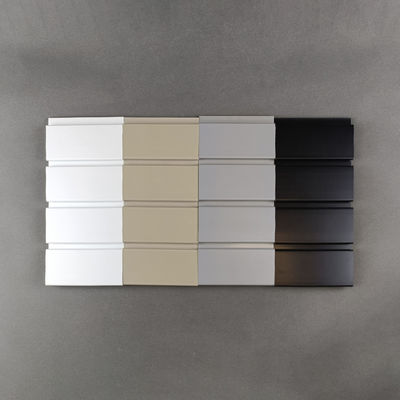 Bon prix Affichage flexible ultra-léger de Slatwall pour la décoration de magasins en ligne