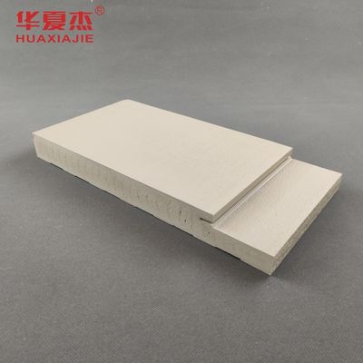 Bon prix Cadre de porte moderne imperméable de WPC pour l'emballage à la maison de décoration dans la boîte de carton en ligne