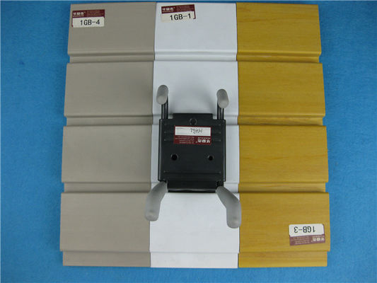 Bon prix Panneaux de stockage de mur de regard de mode/crochets accrochants affichage de Slatwall en ligne