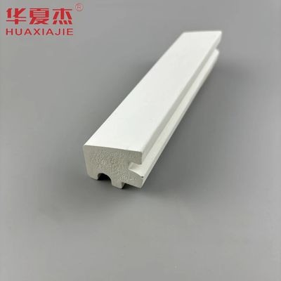 Bon prix La moulure de finition en PVC de surface lisse La solution ultime pour les caractéristiques imperméables à l'eau à l'intérieur en ligne