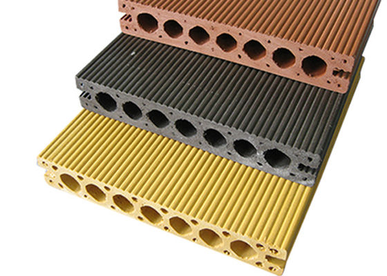 Bon prix Imperméabilisez le Decking composé extérieur du chêne WPC pour le parc/la plate-forme passages couverts de fente en ligne