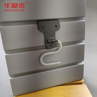 Bon prix Élever l'organisation du garage 300mmx17mm PVC panneaux de parois plates résistant à l'eau en ligne