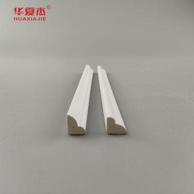 Bon prix Profils en plastique blancs d'extrusion de moulure couronnée pour la décoration intérieure en ligne