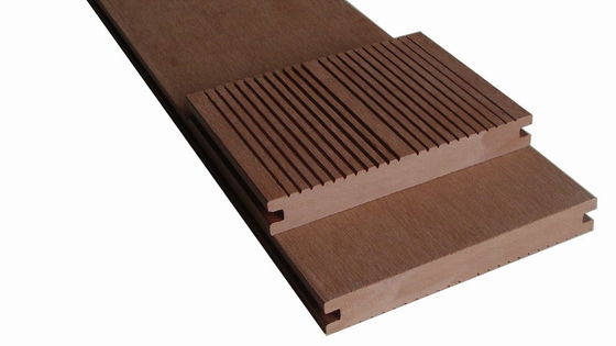 Bon prix Planches de plancher machinées par Decking composé extérieur solide de WPC WPC en ligne