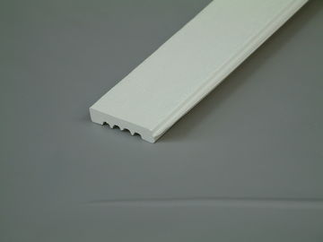 Moulures décoratives en mousse résistante à l'humidité, profil de décoration en PVC