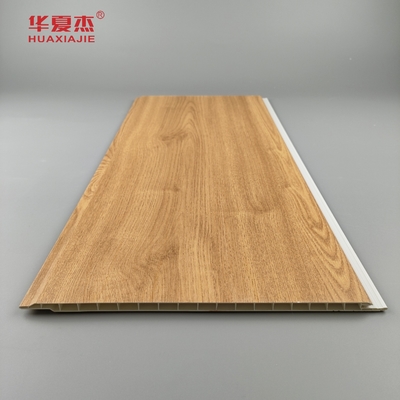 Panneaux muraux en PVC à grains de bois en gros Panneau de plafond en PVC anti rayures pour la décoration résidentielle