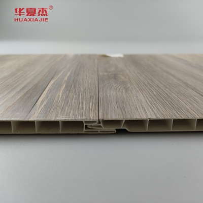 Vente directe d'usine Panneau mural en PVC laminé Grains de bois en PVC Décoration Panneau de plafond résidentiel / bureau