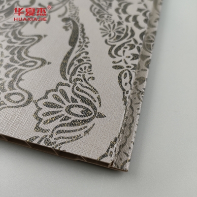 Panneau murale en PVC de design de luxe laminé à 60% de PVC contenant du PVC anti rayures Panneau de décoration en PVC pour mur