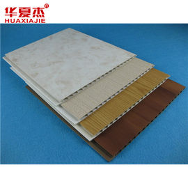 Panneaux de plafond en PVC à bande étanche Panneaux muraux en PVC à grains de bois Pour résidentiel 1,5 kg/m2