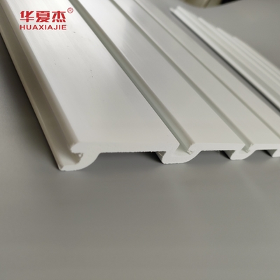 En PVC de haute qualité, le panneau de garage est imperméable à l'eau pour la décoration.