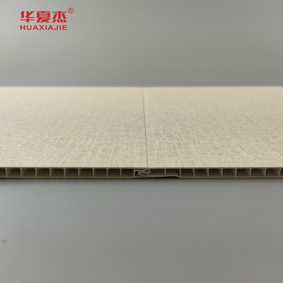 Nouveau design laminé 250x5mm panneau mural en pvc panneaux de plafond en grain de bois décoration intérieure et extérieure
