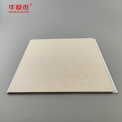 Nouveau design laminé 250x5mm panneau mural en pvc panneaux de plafond en grain de bois décoration intérieure et extérieure