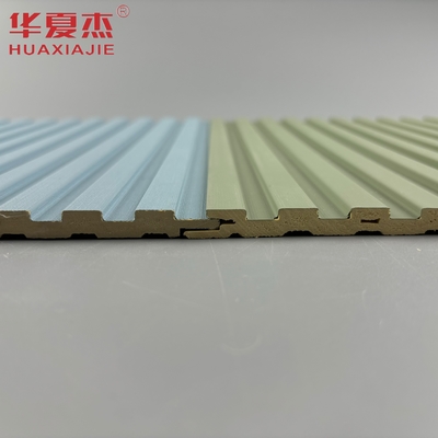 Nouveau design panneau mural à flûte Wpc imperméable laminé Wpc Pvc panneaux anti rayures pour la décoration intérieure mur