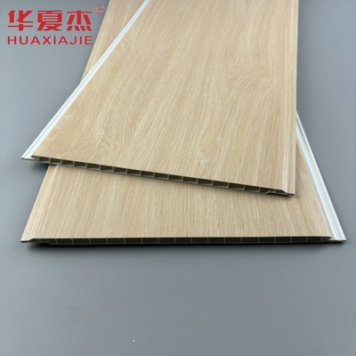 Moderne design en bois de chêne couleur panneau mural en PVC en forme de U panneau intérieur en PVC matériau de construction imperméable à l'humidité