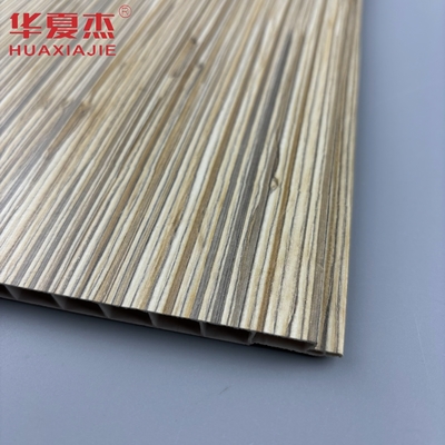 Moderne Design Grains de bois Pvc Panneau mural Laminé Surface Panneau de plafond Décoration pour l'intérieur et l'extérieur de la maison