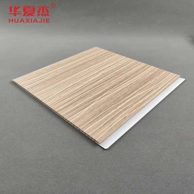 Panneau murale en PVC stratifié de design moderne 250x5mm Panneau en PVC à grains de bois pour la décoration du salon