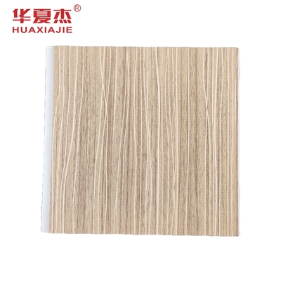 Panneau murale en PVC stratifié de design moderne 250x5mm Panneau en PVC à grains de bois pour la décoration du salon