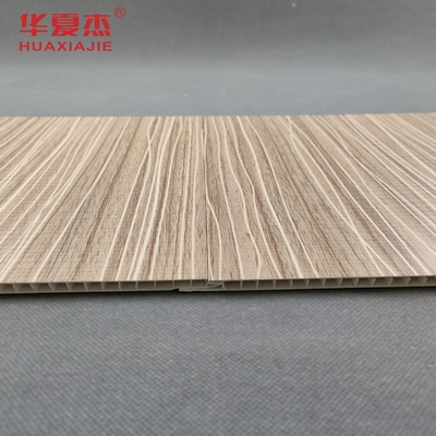 Panneau murale en PVC stratifié de design moderne 250x5mm Panneau en PVC à grains de bois pour la décoration du salon