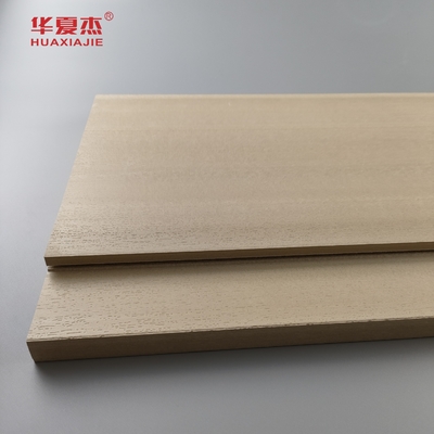 Cadre de porte en bois plastique composite de 12' avec porte rectangulaire carrée Wpc