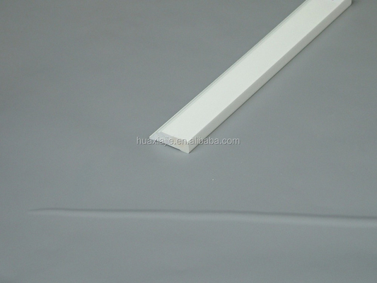Moulure de revêtement en PVC intérieur Surface lisse pour un look poli et professionnel