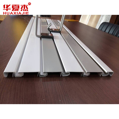 Excellente résistance à l'humidité Panneaux en PVC à paroi plate Installation facile Surface lisse est lisse