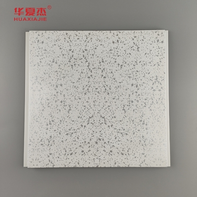 Panneaux de plafond en PVC faciles à installer résistant à l'humidité proposés en bordure carrée / bordure cachée / bordure en V-groove