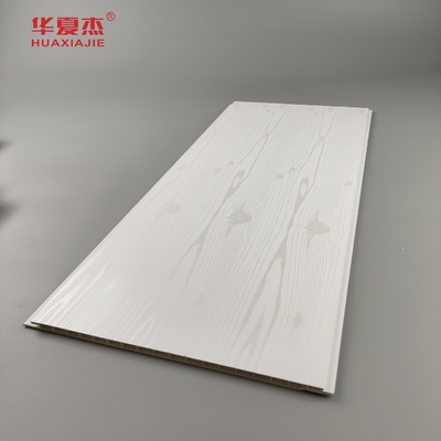 Panneau de plafond en PVC facile à installer avec une longueur personnalisée et une option de processus d'installation facile