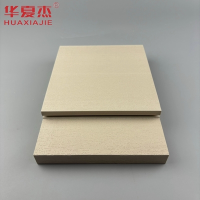 4.22kg/m Cadre de porte en WPC Moderne polyvalent pour les environnements intérieurs / extérieurs