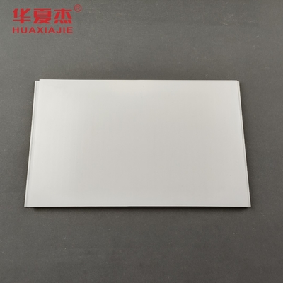 Panneaux muraux en PVC blanc résistant à l'humidité de 250 mm de largeur pour un projet de rénovation domiciliaire