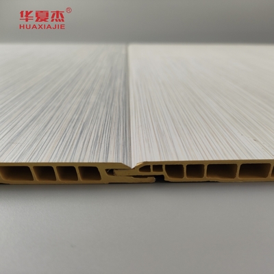 Panneau mural extérieur en composite bois-plastique (WPC) de 600x9mm, facile à installer et nécessitant peu d'entretien