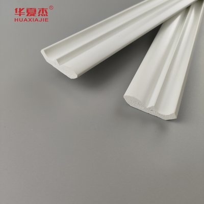 Moulures décoratives en mousse résistante à l'humidité, profil de décoration en PVC