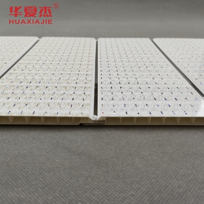Ligne moyenne panneaux de plafond d'argent de cannelure de PVC