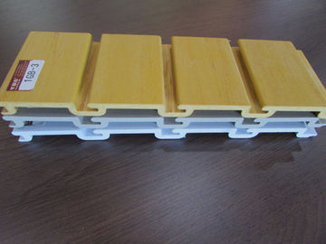 Bon prix Panneaux de mur en plastique solides adaptés aux besoins du client de lamelle pour le garage/supermarché en ligne