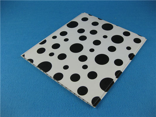 Bon prix Plafond PVC ignifuge / Panneau de plafond en vinyle plastique pour décoration en ligne