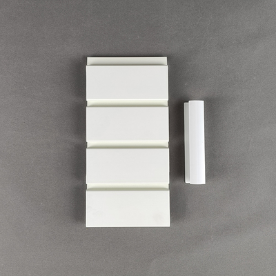 Bon prix PVC Slatwall d'isolation de supermarché de Huaxiajie lambrisse la décoration de magasins en ligne