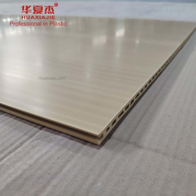 Bon prix Panneau de mur en bois irritant de Wpc de conception pour la décoration à la maison en ligne