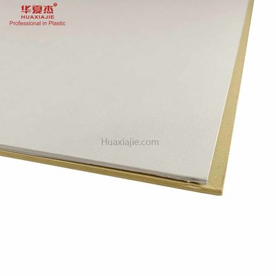 Panneau de mur coloré de Wpc 2800*600*9mm intérieurs pour la décoration de Chambre