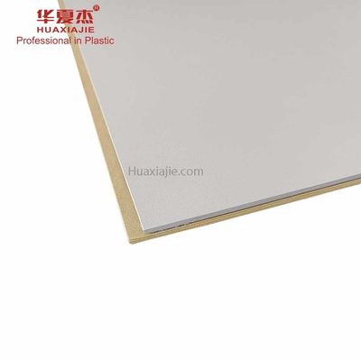 Facilement panneau de mur de l'installation WPC 2800*600*9mm pour la longueur du décor 3m