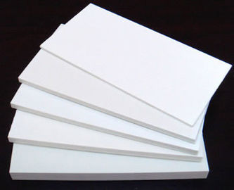 Bon prix feuille blanche de mousse de PVC adaptée aux besoins du client par conseil de mousse de PVC de 1000mm Hygeian antidérapage en ligne
