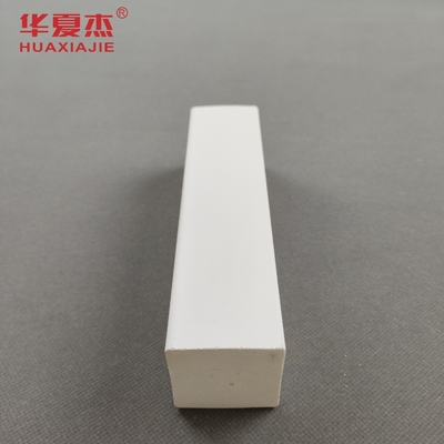 Le rectangle carré d'intérieur a formé le bâti de PVC dans l'emballage de carton