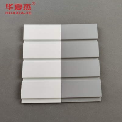 Bon prix PVC Slatwall de résistance de feu lambrisse la résistance de Matte Texture With Excellent Chemical en ligne