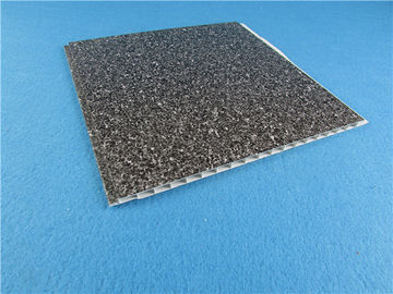Bon prix Tuiles faciles de mur de PVC de panneaux de mur de PVC de couleur foncée d'installation pour la décoration à la maison en ligne