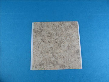 Bon prix Les panneaux de mur en plastique génériques d'OIN 9001 autoguident le panneau imperméable décoratif de mur de PVC en ligne