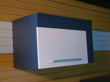 Bon prix Le stockage durable Slatwall de PVC lambrisse les panneaux de mur décoratifs de garage en ligne