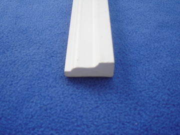 Bon prix Le bois de Fadeproof + l'extrusion de PVC profile haut résistant aux chocs extérieur lisse en ligne